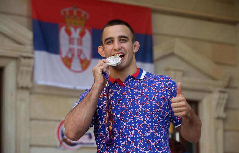 Nemes Viktor átvette a Májusi-díjat