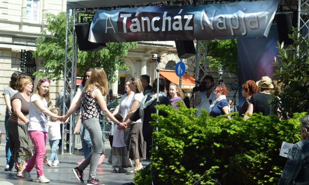 <span class="entry-title-primary">Minden a tánc körül forog</span> <span class="entry-subtitle">Kárpát-medencei rendezvények a Táncház Napján</span>