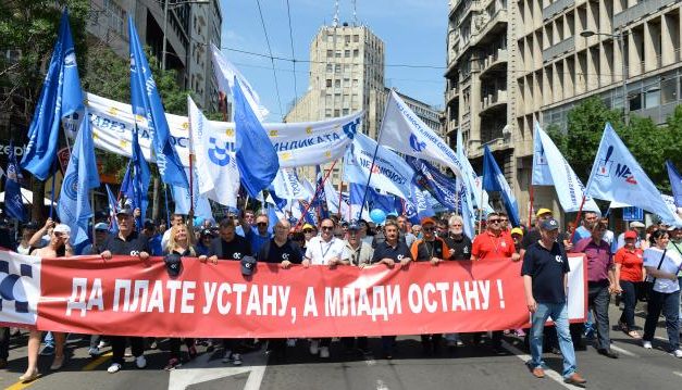 <span class="entry-title-primary">Nem kérnek az üres ígéretekből</span> <span class="entry-subtitle">Tiltakozó megmozdulást tartottak Belgrádban a szakszervezetek</span>