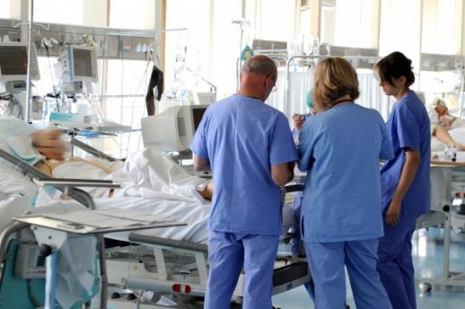 Jelentős fizetésemelésre számíthatnak az egészségügyi dolgozók