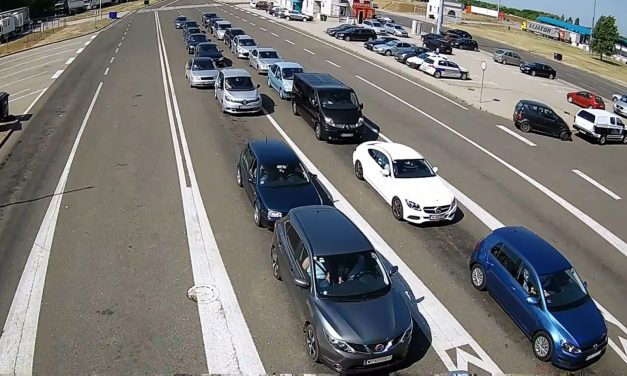 Razzia Röszkén: Harminchárom pénzügyőrt állítottak elő