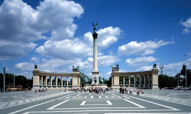 Hősök napja – A hősökre emlékezik Magyarország