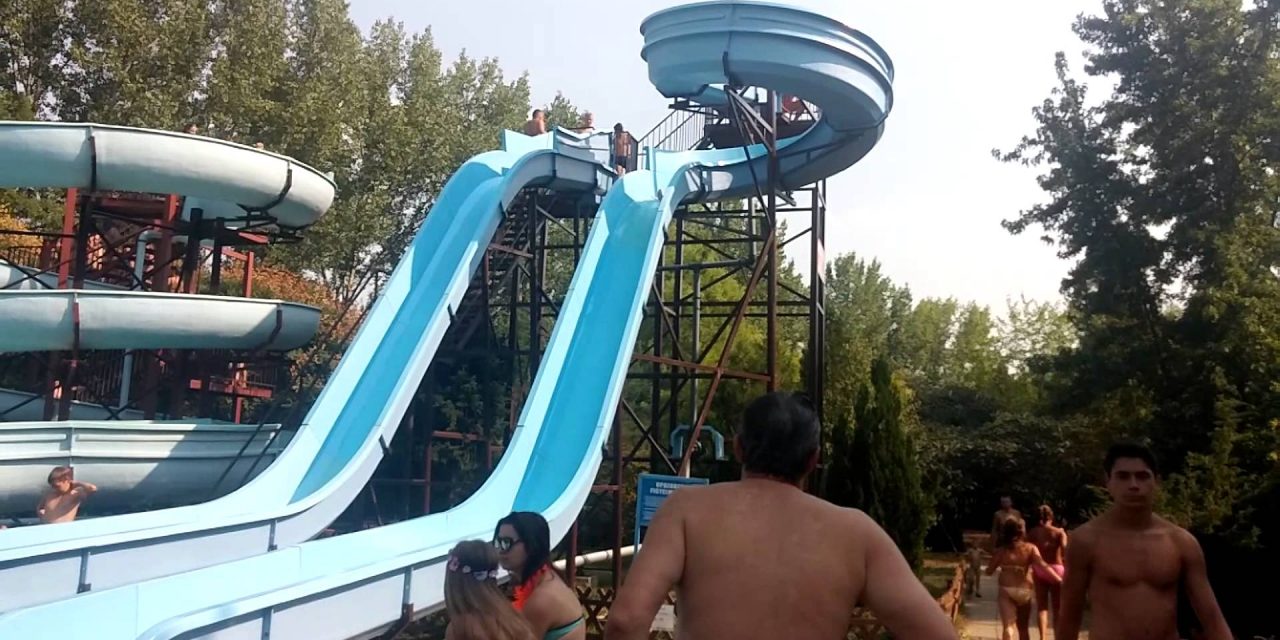 Ada: Megújul a csúszdás medence