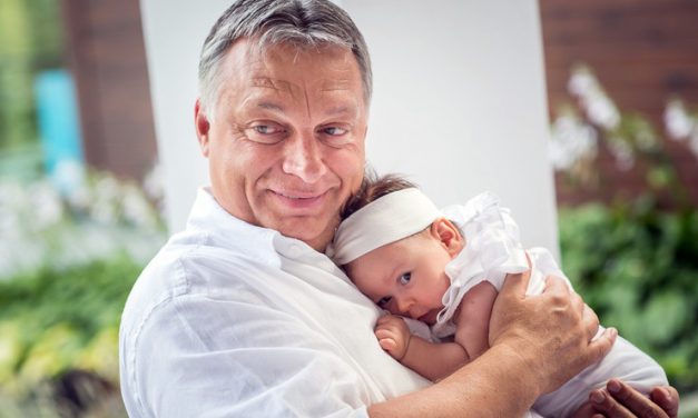 Megszületett Orbán Viktor második unokája