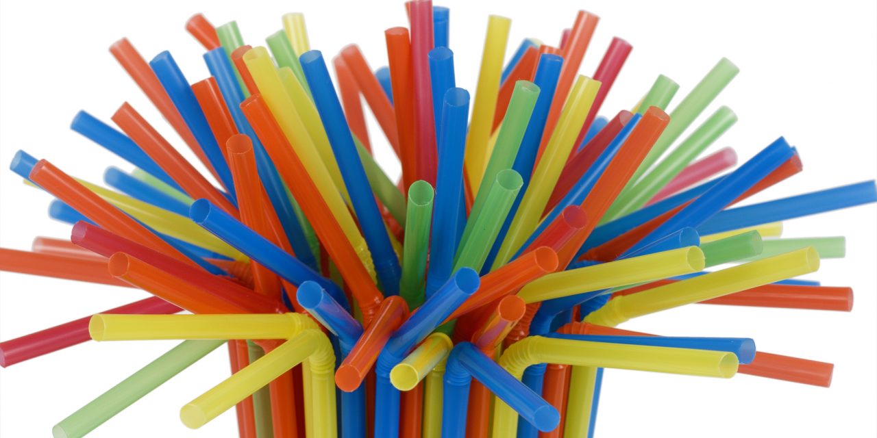 Az Európai Unióban is betiltanák a szívószálat