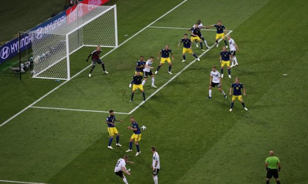 Kroos az utolsó másodpercben mentette meg a világbajnokot