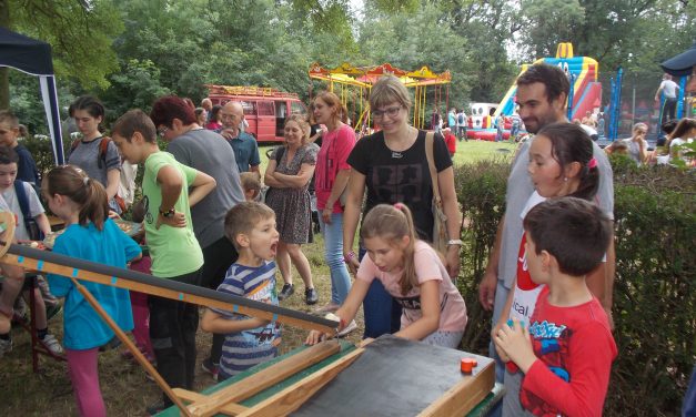 Mosolytengerben lubickolva – FOTÓK