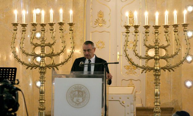 A Zsinagógában emlékeztek az áldozatokra (Fotógaléria)