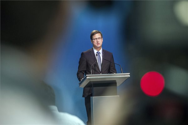 Gulyás: felfüggesztés esetén a Fidesz azonnal elhagyja a Néppártot