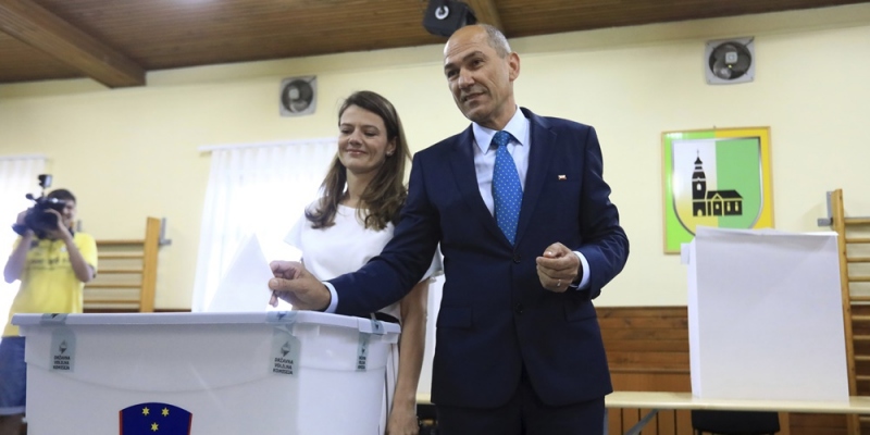 Szlovéniában győzött a jobboldal