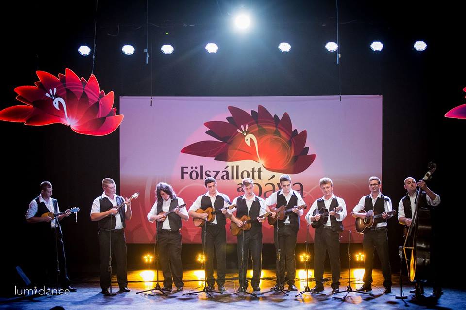 Tamburazenekarok találkozóját rendezik meg Bátán