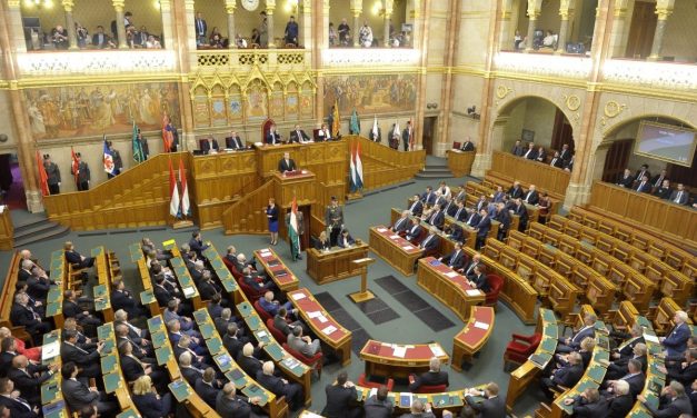 Jövő héten szavaznak az alaptörvény módosításáról és a „Stop Soros” csomagról
