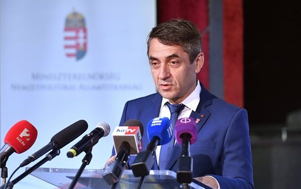 „Az összetartozásba vetett hit tartotta meg a hazájuktól elszakított magyarokat ”