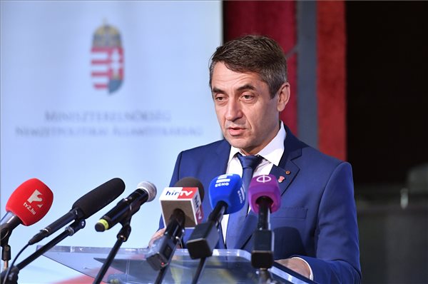 Az ifjúságot és a diaszpóra magyarságát támogató pályázatok jelentek meg