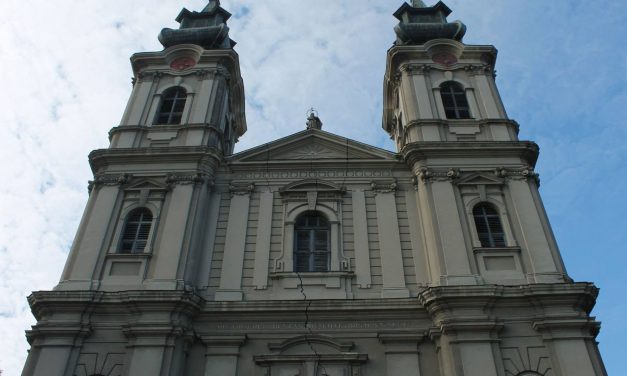 Santo Rocco Gangemi érsek celebrálja az ünnepi szentmisét Szabadkán