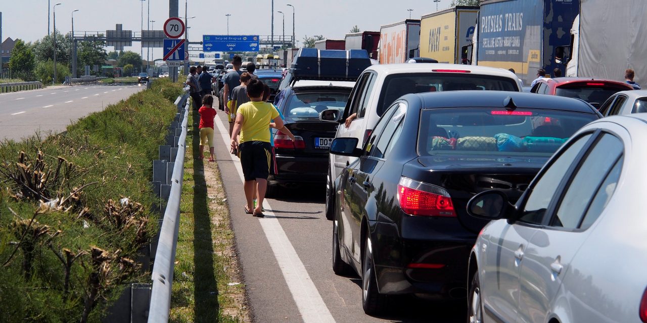 Röszke: Öt óránál is többet kell várni a Szerbiába utazóknak – VIDEÓ