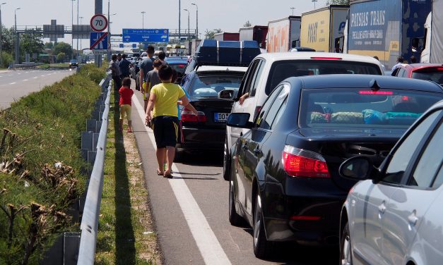 Kezdődik a nyári torlódás a határátkelőhelyeken