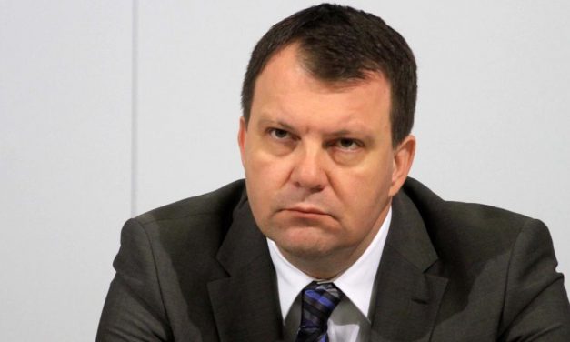 Mirović megérti, hogy a magyarok nem ünnepelhetik november 25-ét