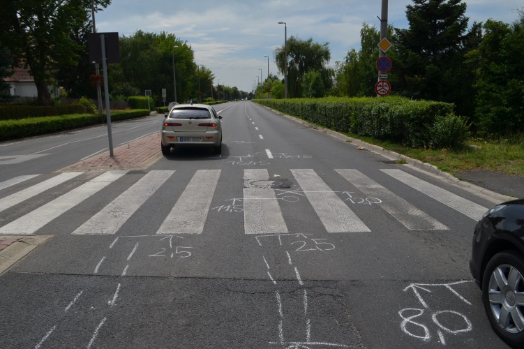 <span class="entry-title-primary">Meg kell állni, vagy nem kell megállni?</span> <span class="entry-subtitle">Új szabályok a gyalogosok átengedésével kapcsolatban</span>