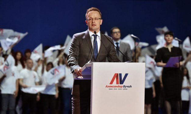 Szijjártó Péter esete a várakozási idő csökkenésével a határátkelőkön