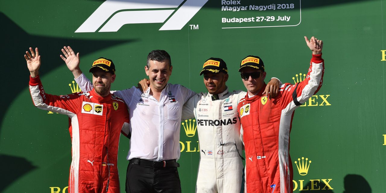 Hamilton győzött és növelte előnyét