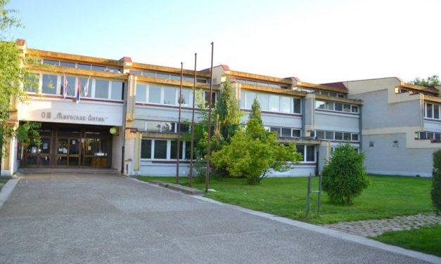 Újvidék: Leesett az iskola épületéről, súlyosan megsérült