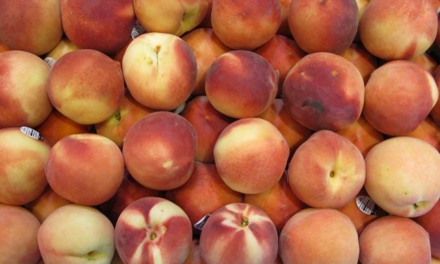 Görögországból importáljuk az őszibarackot