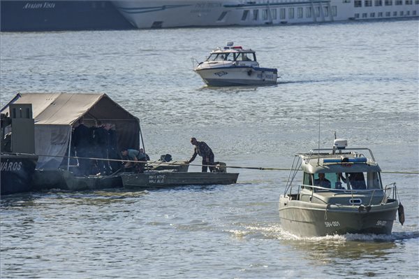 BUDAPEST: Légibomba lapulhat a Duna mélyén