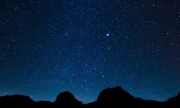 Kiss László horgosi származású csillagász Mihalik Enikőről nevezett el egy bolygót