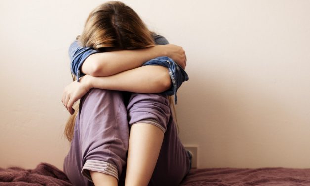 Mi okozza a fiatalok önbizalomhiányát?