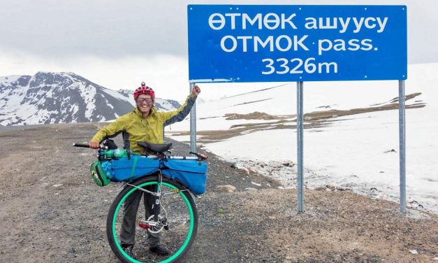 Először tekerték körbe a Földet egy keréken