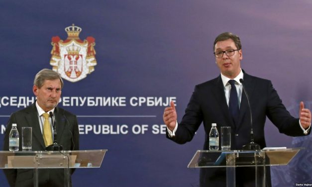 Vučić ma Johannes Hahnnal tárgyal