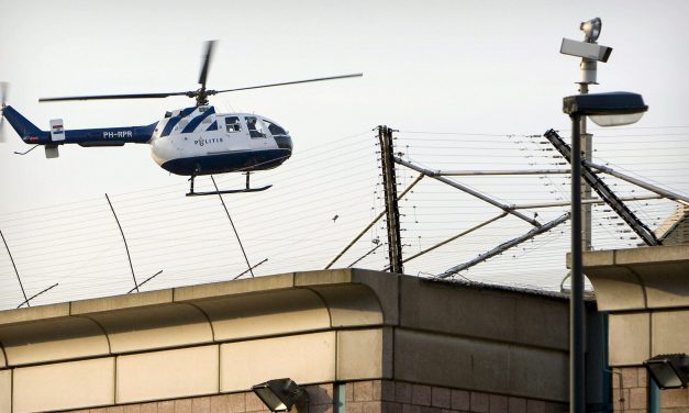 Helikopterrel szökött meg egy fegyveres rablásokért elítélt rab egy franciaországi börtönből