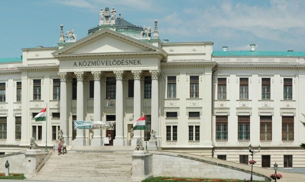 Július közepén dinoszaurusz-kiállítás nyílik Szegeden
