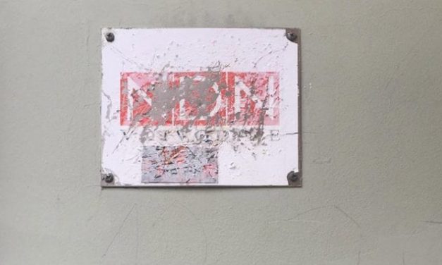 <span class="entry-title-primary">Megrongálták az NDNV cégtábláját</span> <span class="entry-subtitle">El akarták távolítani a független újságírószervezet nevét a székházáról</span>