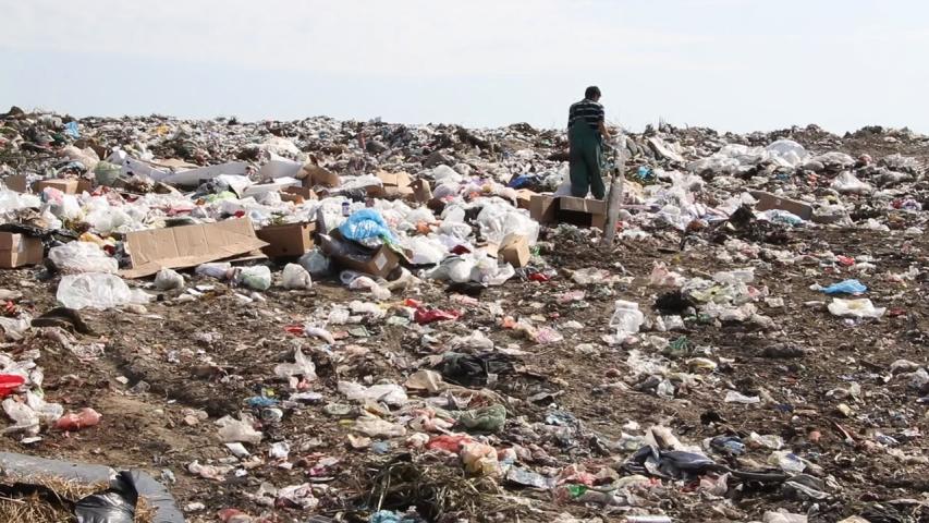 Óbecse: Húsz romának adnak munkát – a szemetet válogatják majd