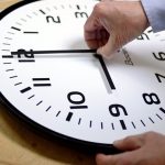 Egy nappal korábban jön az óraátállítás