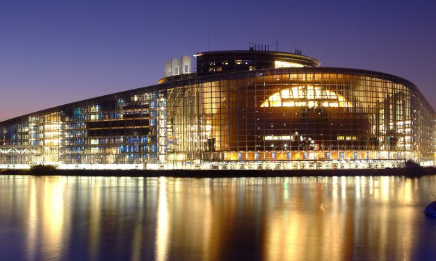 Pásztor Hahnnal tárgyalt Strasbourgban