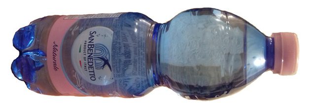 Emberi fogyasztásra alkalmatlan San Benedetto ásványvizet vontak ki a forgalomból