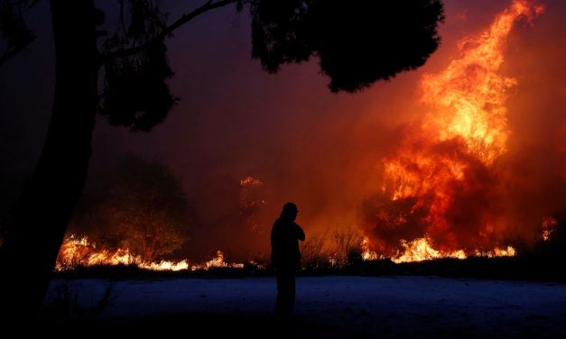 Emberek égtek halálra Athén mellett az autópályán