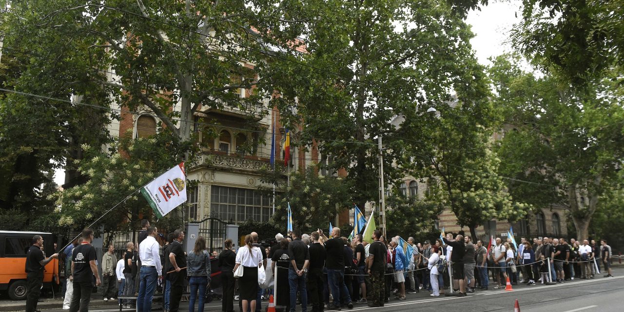 Emberi Jogi Központ: Tiltakoznak a székely fiatalok elleni koncepciós ítélet ellen