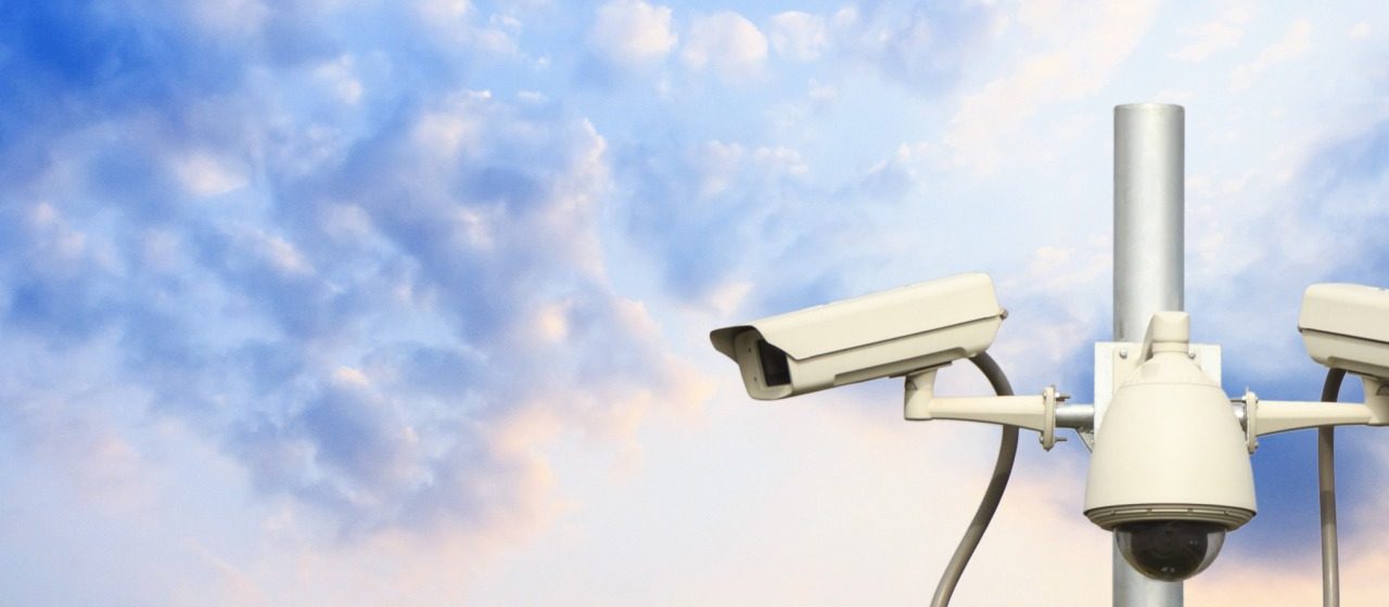 111 térfigyelő kamerát szerelnek a szerb parlament épületébe