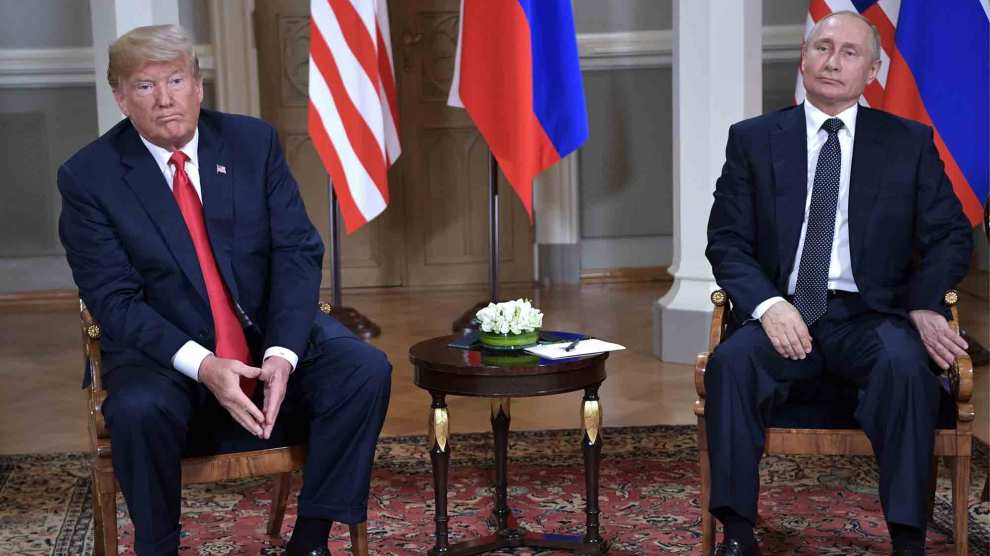 <span class="entry-title-primary">Hazaárulás, vagy „csak” gyalázatos megalázkodás (Trumpizmusok)</span> <span class="entry-subtitle">Amerikai elnök még soha nem alázta meg hazáját úgy, mint Trump Helsinkiben</span>