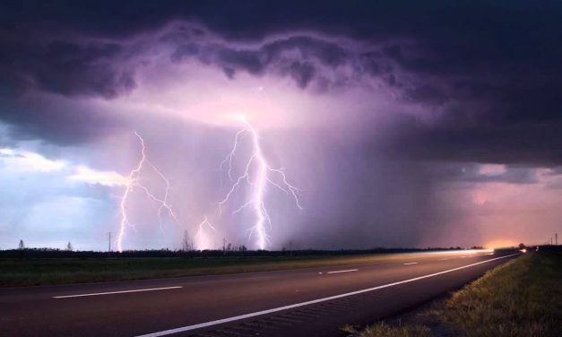 Egy órán belül felhőszakadás, zivatar érkezik Vajdaságba
