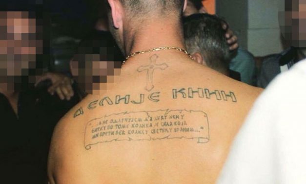 Cirill betűs tetoválásai miatt támadtak meg egy szabadkai férfit Splitben