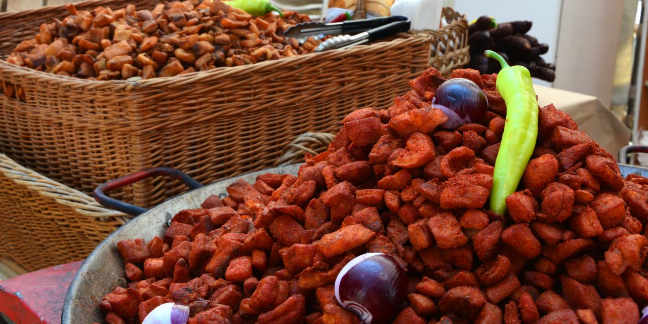 <span class="entry-title-primary">Újra van Budán kutyavásár (GALÉRIÁVAL!)</span> <span class="entry-subtitle">Megkezdődtek az ünnepi programok Budapesten</span>