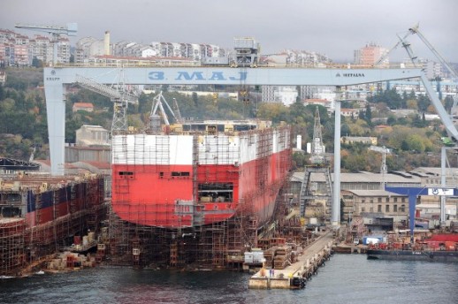 <span class="entry-title-primary">Zágrábban tüntettek a sztrájkoló isztriai hajógyári munkások</span> <span class="entry-subtitle">A horvát kormány eddig összesen hatszázmillió euró értékben vállalt kezességet a cégcsoport különböző hiteleire</span>