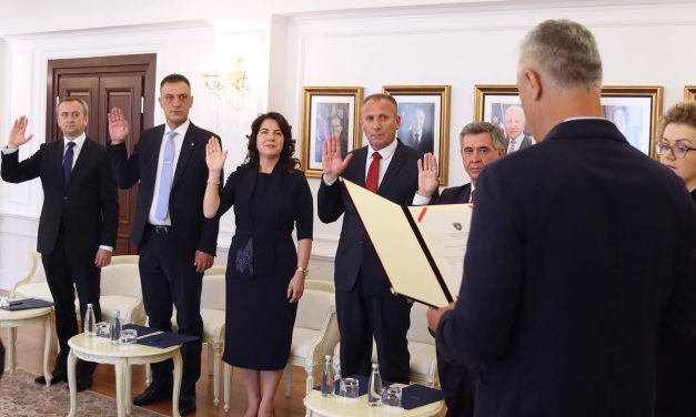 <span class="entry-title-primary">Szerbiában elítélték, a koszovói Szerb Listáról alkotmánybíró lett</span> <span class="entry-subtitle">Radomir Laban útja elítéltből ítélkezőig</span>