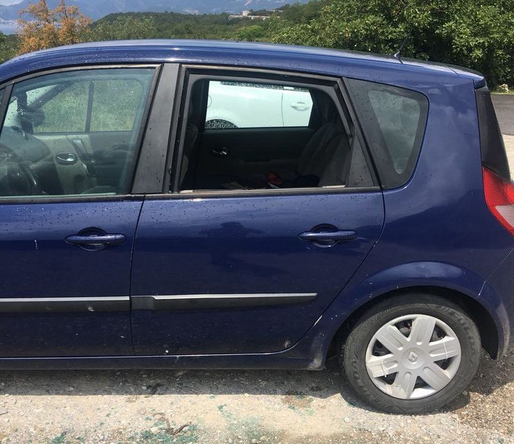 Még a nedves fürdőruhát is ellopták