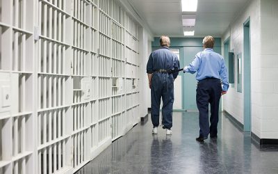 Túlzsúfolttá váltak a börtönök, ezért embercsempészeket engedtek szabadon 1600 embercsempészt engedtek ki a magyar börtönökből